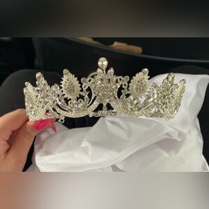 LIKE NEW Giselle Bridal Crown (Silver)